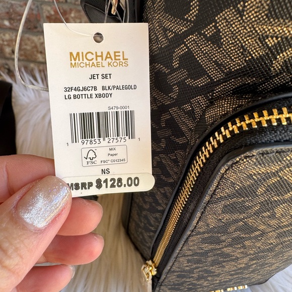 Michael Kors Elegant Black and Brown Crossbody Bag with Geometric Pattern - Picture 5 of 9